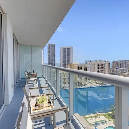 Amazing 1Br Apt View & Balcony - Pool & Gym